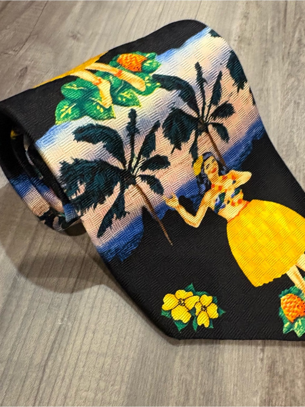 Vintage Hula Dancer Men's Tie 1998 Ralph Marlin & Co RM Style